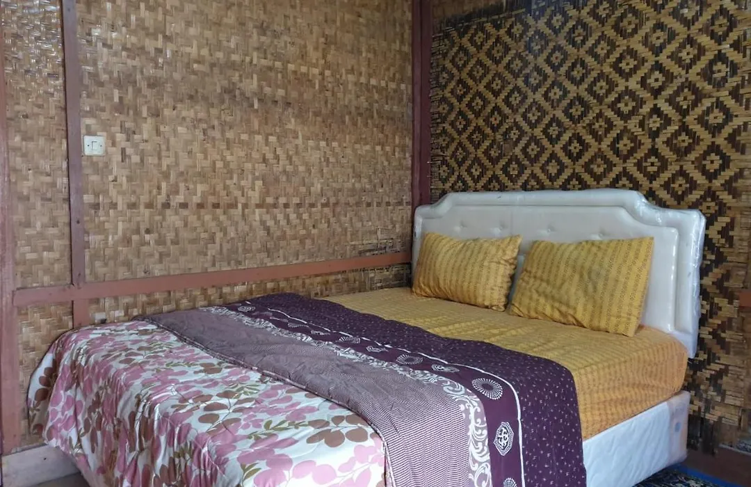 Oyo 3527 Villa Cempaka Asri Ciater-1